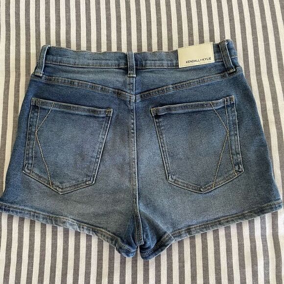 Kendall + Kylie The Drifter High Rise Shorts Size 30 - Picture 1 of 3